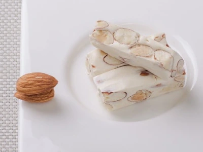 Turrón de almendras de turrons vicenç, en agramunt, cerca de Cal Curpets turisme rural